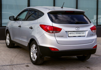 Подержанный автомобиль Hyundai ix35 2011 года (3 фото)
