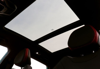 Подержанный автомобиль Geely Coolray 2024 года (18 фото)