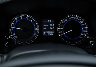 Подержанный автомобиль Infiniti QX50 2017 года (18 фото)