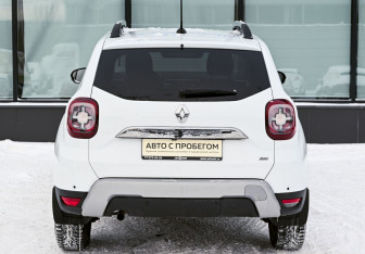 Подержанный автомобиль Renault Duster 2022 года (4 фото)