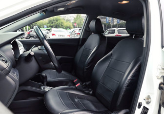Подержанный автомобиль Kia Rio Sedan 2013 года (10 фото)