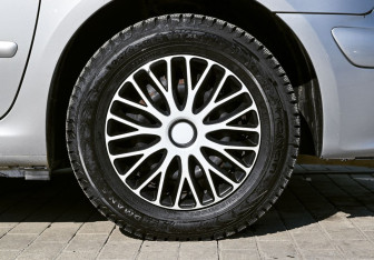 Подержанный автомобиль Peugeot 307 Hatchback 2001 года (19 фото)