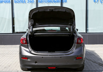 Подержанный автомобиль Mazda 3 Sedan 2017 года (19 фото)