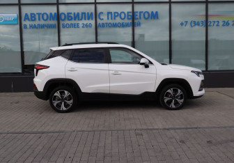 Подержанный автомобиль Москвич 3 2025 года (6 фото)