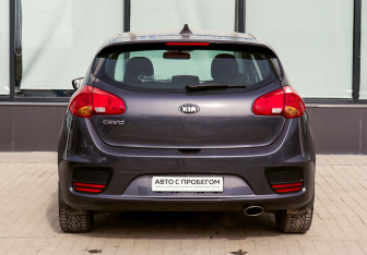 Подержанный автомобиль Kia Ceed Hatchback 2017 года (4 фото)