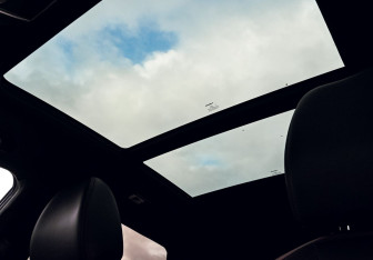 Подержанный автомобиль Geely Coolray 2022 года (18 фото)
