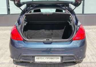 Подержанный автомобиль Peugeot 308 Hatchback 2012 года (20 фото)