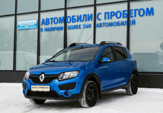 Подержанный автомобиль Renault Sandero 2015 года (1 фото)