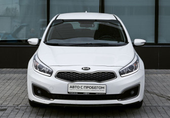 Подержанный автомобиль Kia Ceed Hatchback 2018 года (8 фото)
