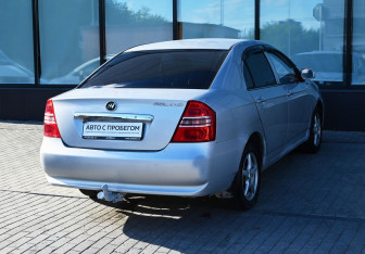 Подержанный автомобиль Lifan Solano 2011 года (5 фото)