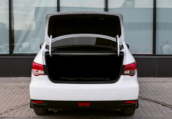 Подержанный автомобиль Nissan Almera Sedan 2014 года (17 фото)