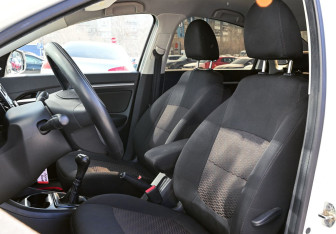 Подержанный автомобиль LADA (ВАЗ) Vesta Sedan 2019 года (16 фото)