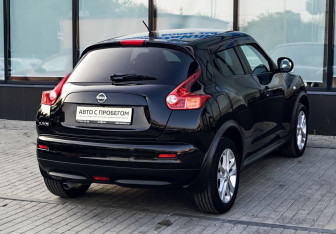 Подержанный автомобиль Nissan Juke 2011 года (5 фото)