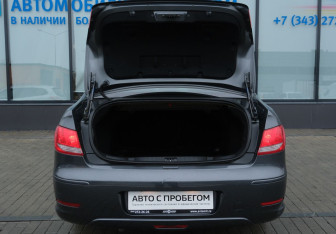 Подержанный автомобиль Peugeot 408 2014 года (18 фото)