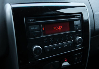 Подержанный автомобиль Nissan Terrano 2014 года (12 фото)