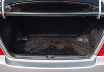 Подержанный автомобиль Toyota Corolla Sedan 2006 года (16 фото)