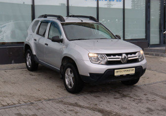 Подержанный автомобиль Renault Duster 2015 года (7 фото)