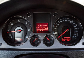 Подержанный автомобиль Volkswagen Passat Wagon 2008 года (15 фото)