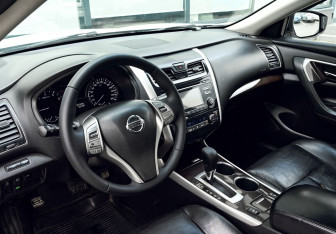 Подержанный автомобиль Nissan Teana 2014 года (16 фото)