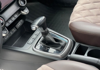 Подержанный автомобиль Kia Rio Hatchback 2019 года (13 фото)