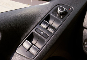 Подержанный автомобиль Volkswagen Tiguan 2014 года (12 фото)