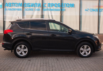 Подержанный автомобиль Toyota RAV4 2014 года (6 фото)