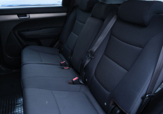 Подержанный автомобиль Kia Sorento 2012 года (18 фото)