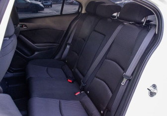 Подержанный автомобиль Mazda 3 Sedan 2014 года (16 фото)