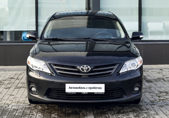 Подержанный автомобиль Toyota Corolla Sedan 2010 года (8 фото)