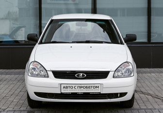 Подержанный автомобиль LADA (ВАЗ) Priora Sedan 2010 года (8 фото)