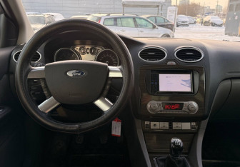 Подержанный автомобиль Ford Focus Sedan 2008 года (11 фото)
