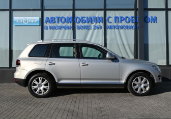 Подержанный автомобиль Volkswagen Touareg 2008 года (6 фото)