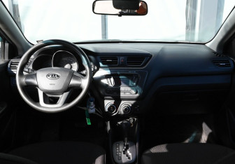 Подержанный автомобиль Kia Rio Sedan 2012 года (16 фото)