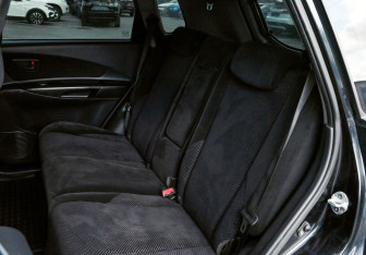 Подержанный автомобиль Hyundai Tucson 2007 года (16 фото)