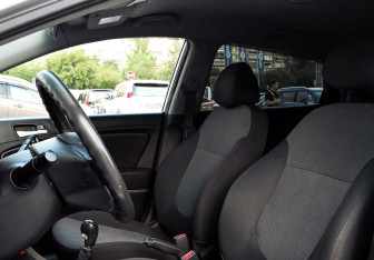 Подержанный автомобиль Hyundai Solaris Hatchback 2012 года (14 фото)