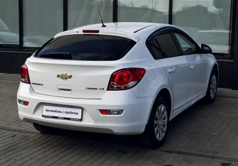 Подержанный автомобиль Chevrolet Cruze Hatchback 2012 года (5 фото)