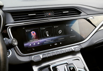 Подержанный автомобиль Geely Atlas Pro 2022 года (10 фото)