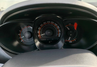 Подержанный автомобиль LADA (ВАЗ) Vesta Sedan 2017 года (16 фото)