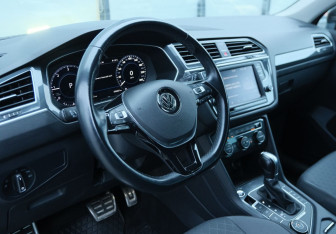 Подержанный автомобиль Volkswagen Tiguan 2017 года (9 фото)