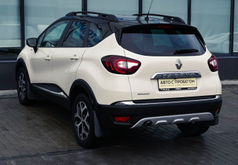 Подержанный автомобиль Renault Kaptur 2018 года (16 фото)