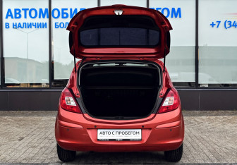 Подержанный автомобиль Opel Corsa 2012 года (18 фото)