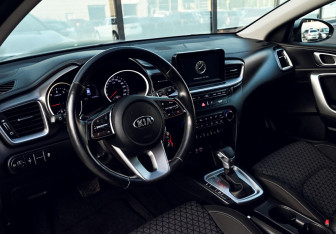 Подержанный автомобиль Kia Ceed Wagon 2019 года (16 фото)