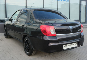 Подержанный автомобиль Datsun on-DO 2015 года (3 фото)