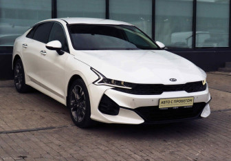 Подержанный автомобиль Kia K5 2021 года (7 фото)