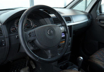 Подержанный автомобиль Opel Meriva 2008 года (9 фото)