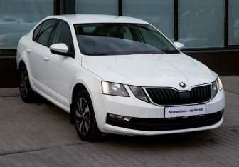 Подержанный автомобиль Skoda Octavia Liftback 2018 года (7 фото)