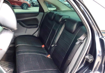 Подержанный автомобиль Ford Focus Sedan 2008 года (18 фото)