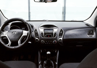 Подержанный автомобиль Hyundai ix35 2010 года (17 фото)