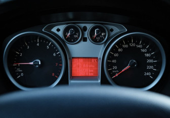 Подержанный автомобиль Ford Focus Sedan 2010 года (14 фото)