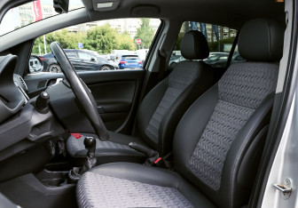 Подержанный автомобиль Opel Corsa 2011 года (15 фото)